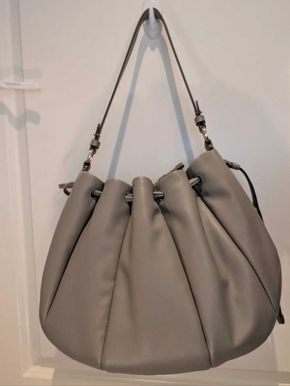 Kate Spade Pinch Shoulder Bag in Oyster Shell